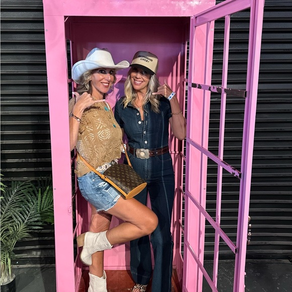 Meet your Posher, Aimee - Picture 4 of 5